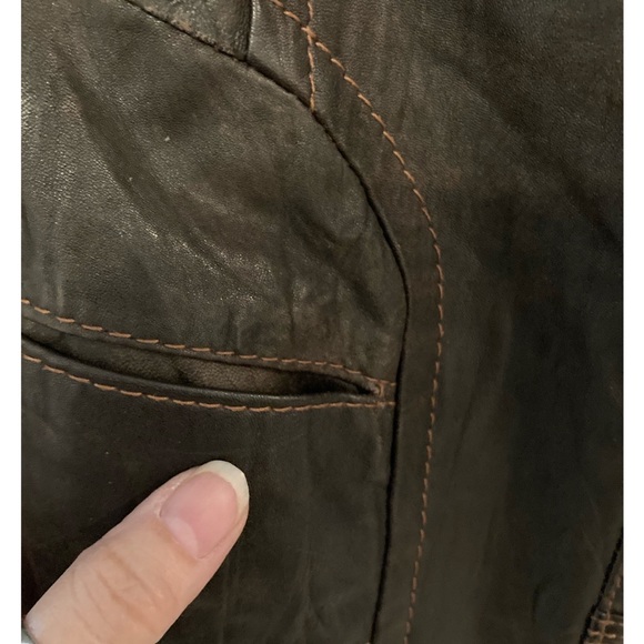 Brown vintage looking leather jacket by Danier size US 2-4/UK 8-10 - Picture 4 of 8
